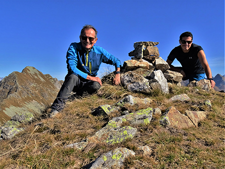 Anello dei MONTI ARETE (2227 m) e VALEGINO (2415 m) da Cambrembo di Valleve il 17 ottobre 2022- FOTOGALLERY