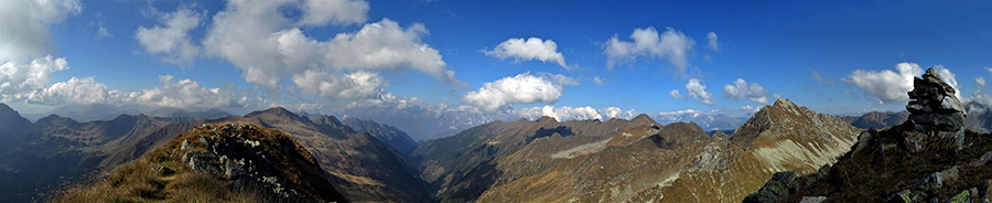 Panorama dalla vetta del Monte Valegino (2415 m) 