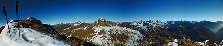 In cresta di vetta del Monte Valegino (2415 m.)