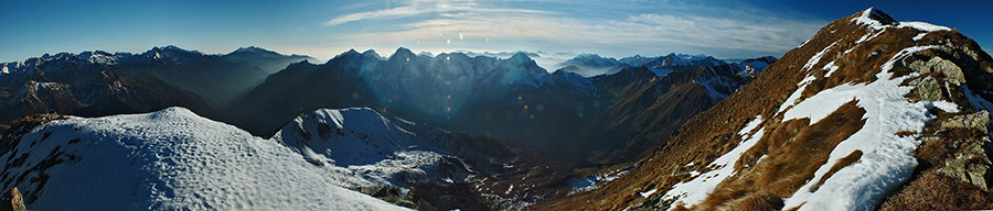 Dalla cresta di vetta del Monte Valegino (2415 m.)