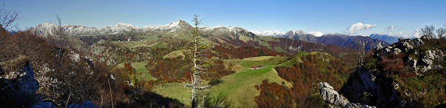 Panorama dalla vetta dello Zuc di Maesimo (1680 m) verso i Piani di Artavaggio