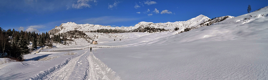 Arrivo ai Piani di Artavaggio (1650 m) ben innevati