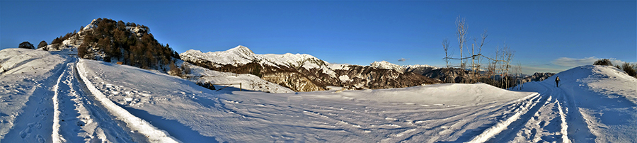 Scendendo dai Piani d'Artavaggio sul sent. 151 pestando piacevolmente la neve