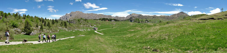 Piani Artavaggio (1600-1670 m.)con lo Zuccone Campelli, Cima di Piazzo e Sodadura