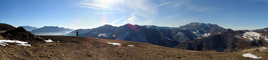 Vista panoramica dall'alto dei pascoli di Prato Giugno