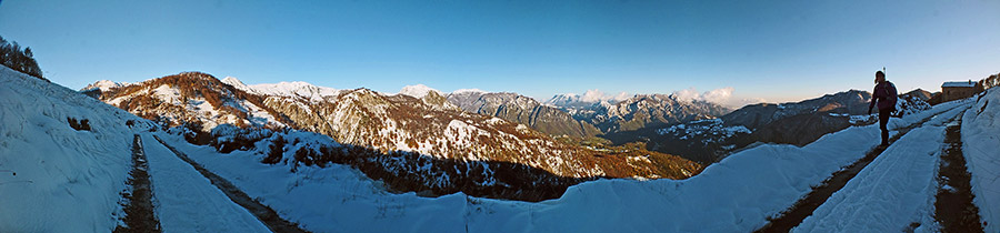 Sulle nevi di Prato Giugno con tramonto in Resegone - 29 -10-2012