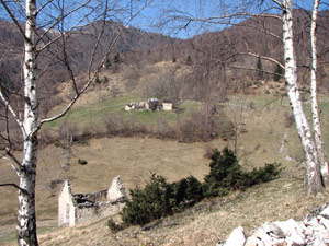 Quel che resta di cascine, stalle, fienili d'un tempo