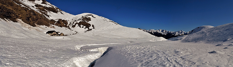 Vista panoramica sulla conca dell'Alpe Casera Foppa