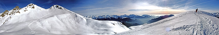 Salendo alla cima del Monte Avaro (2088 m.)