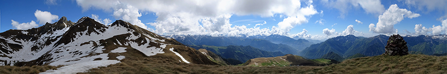 Panorama dalla cresta del Monte Avaro