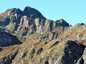 Sul sentiero delle Orobie CAI 101 in vista del Rifugio Benigni