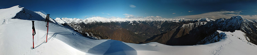 Salendo in cresta al Pizzo Baciamorti