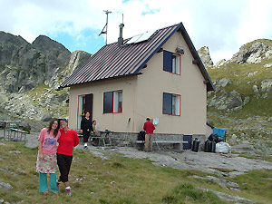 Elisa, la rifugista con 'Luisa e il lupo'