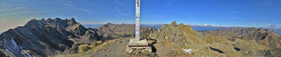 Ampia vista panoramica su Cima Piazzotti e dintorni