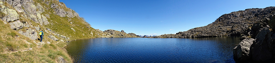 Il bellissimo Lago Piazzotti a due passi dal Rif. Benigni