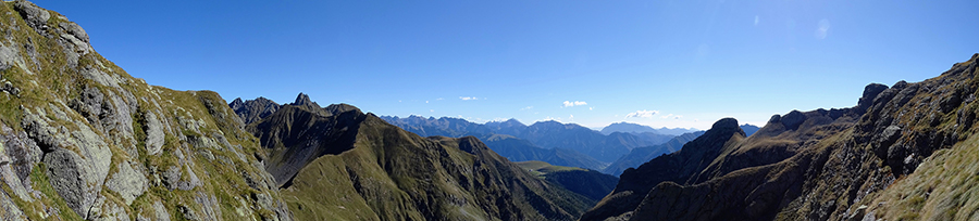 Sul sentiero 101 in salita al Rifugio Benigni