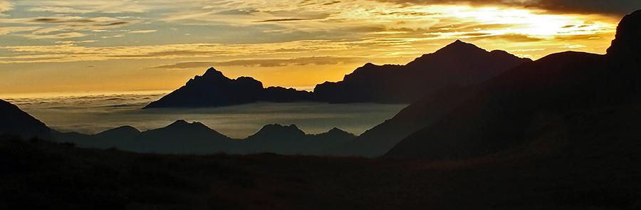 Splendido tramonto verso le Grigne al laghetto del Monte Avaro