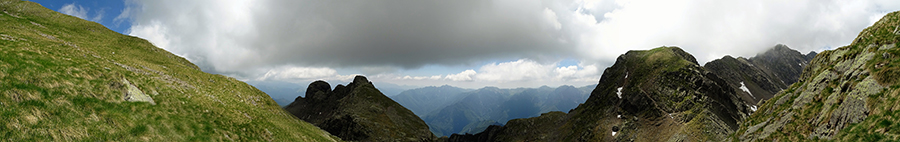 Panorama salendo in Cima di Val Pianella dalla Bocca di Trona
