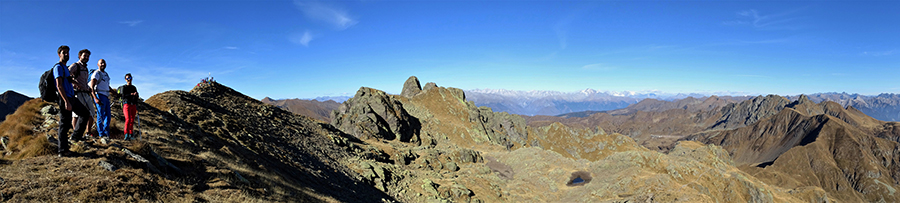 RIFUGIO BENIGNI (2222 m) ad anello per via insolita (1 nov. 17)