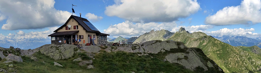 Rifugio Benigni (2222 m)