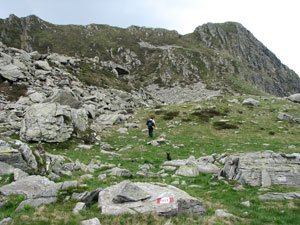 Salendo verso la selletta in cresta Azzaredo (mt. 2090)