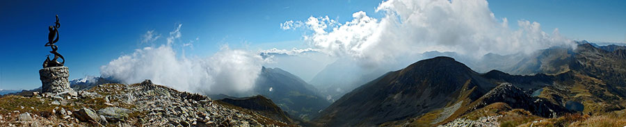 Dall' "Angelo del Cadelle" vista verso Foppolo e la Valle Brembana