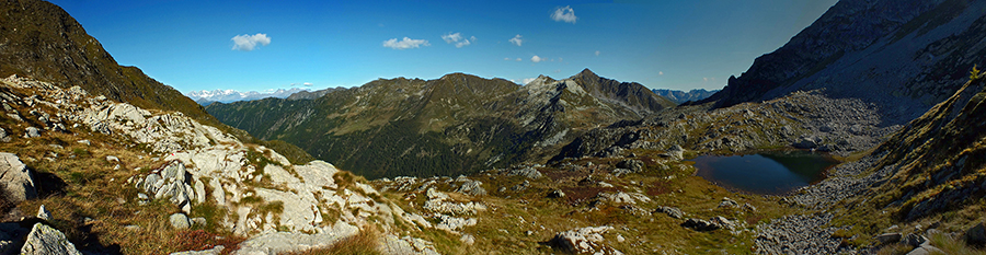 Scendendo dal Passo dei Lupi al Passo Dordona ...un bel laghetto