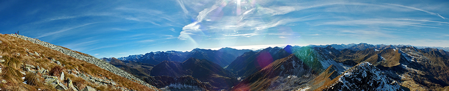 Dalla cresta di vetta di Cima Cadelle vista verso la Valle Brembana