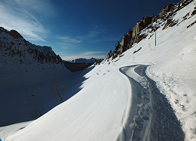 Salita invernale al RIFUGIO CALVI (2015 m.) da Carona il 30 gennaio 2013 - FOTOGALLERY