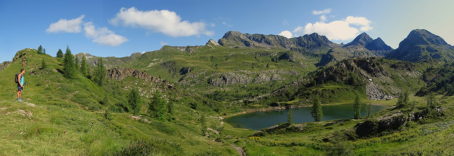 Dal Rif. Calvi vista sul Lago Rotondo (1792 m) e le cime orobiche 