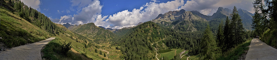 In lunga discesa dal Rif. Longo della Valle del Monte Sasso 