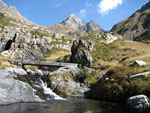 Ponticello sul sentiero 246 con vista verso Il Diavolo - foto Piero Gritti 14 sett 07