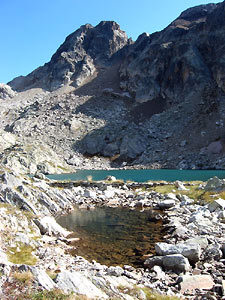 Il Lago Cabianca sovrastato dal M. Cabianca