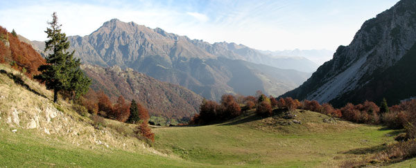 Dalla Valle di Ceresola verso i Piani di Bobbio...il Pizzo Tre Signori - 10 ott. 08