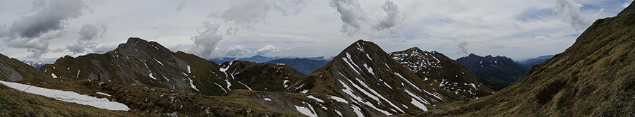 Dalla crocetta del sentiero 244 vista in Cima degli Agnelli