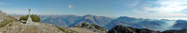 Panoramica dal Cancervo verso la Valle Brembana