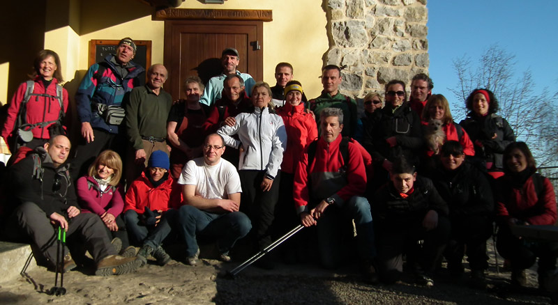 Ritorno invernale in CANTO ALTO e Rifugio Alpini Canto Alto salendo da Cler di Sedrina e dai Prati Parini il 15 gennaio 2012