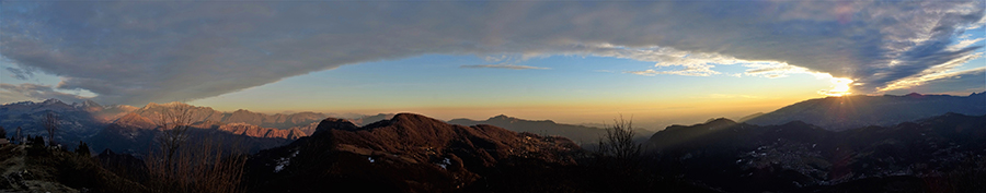 Dal Pizzo Cerro panorama al tramonto dall'Arera al Linzone