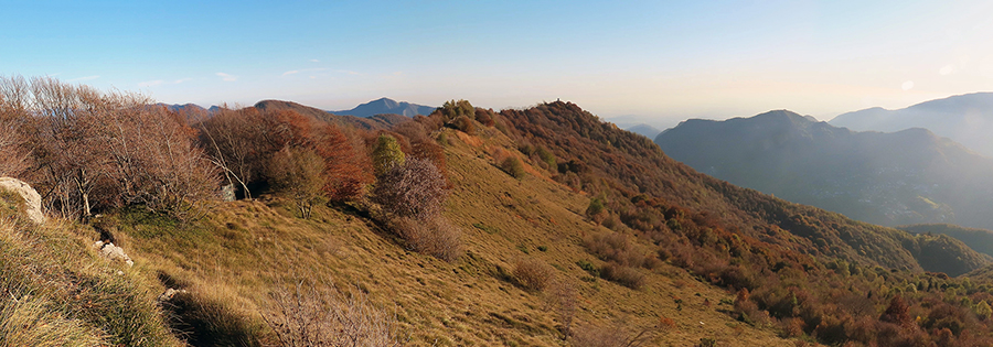 Scendendo dal Castel Regina verso il Pizzo Cerro