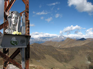 La Madonnina sulla croce