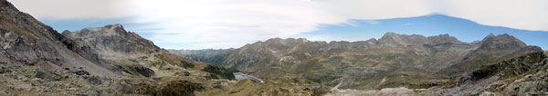 Panoramica dal Passo del Portulino sulla Conca del Calvi - foto Piero Gritti 7 sett 07