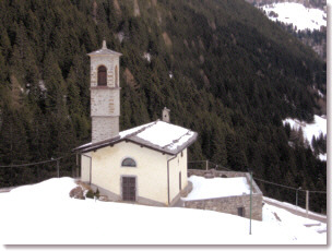 Pittoresca chiesetta a Cambrembo di Valleve
