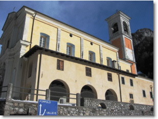 L'antica chiesa di Valleve vista da sud 