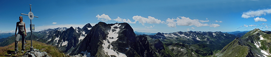 Dalla vetta del Pizzo di Cigola vista verso le Alpi Orobie
