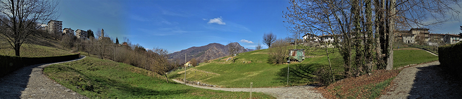 Somendenna (671 m) a dx , contrada di Camoniert (640 m) a dx