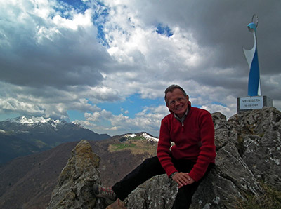 CORNO ZUCCONE (1458 m.) , guardiano della Val Taleggio (17 aprile 2012)  - FOTOGALLERY