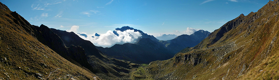 La valle di Mezzeno, salita dal sentiero 215 Conca > Passo di Mezzeno