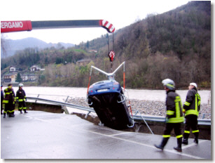  Il Brembo scava sott'acqua...a Zogno, il 25 novembre 2002