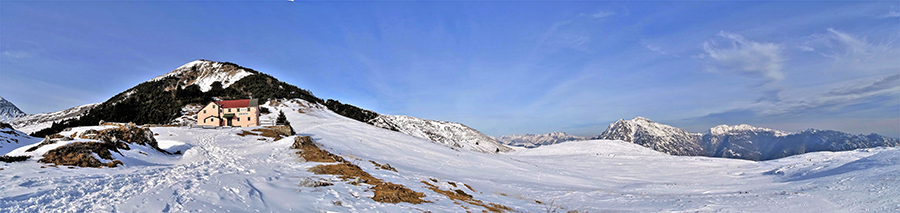 Ex-rif. C. Battisti (1670 m) ai Piani d'Alben