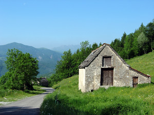 Tipica costruzione della Val Taleggio con tetto in pietre 'piode'